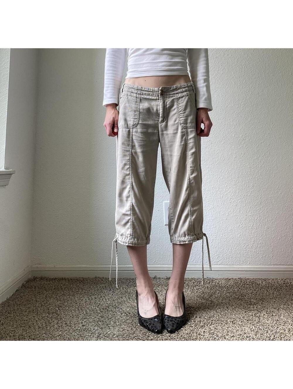 Vintage authentic rare y2k low rise wide leg cropped off white tan cargo capris